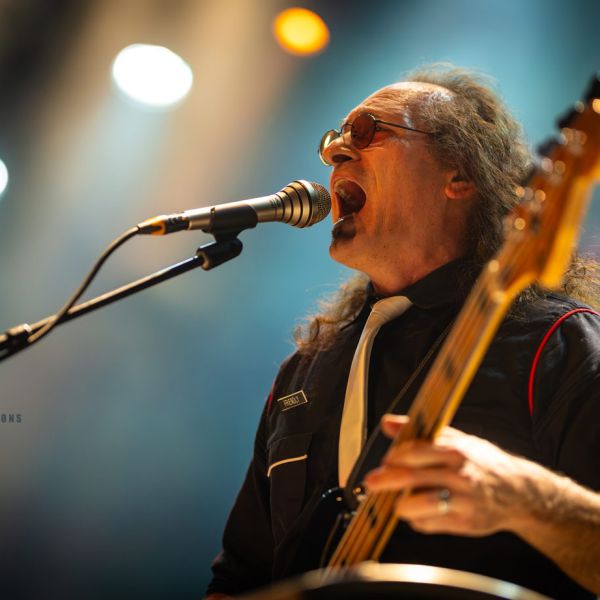 riffster-rock-web4F571FF73-65DD-2563-7792-A9221666816B.jpg